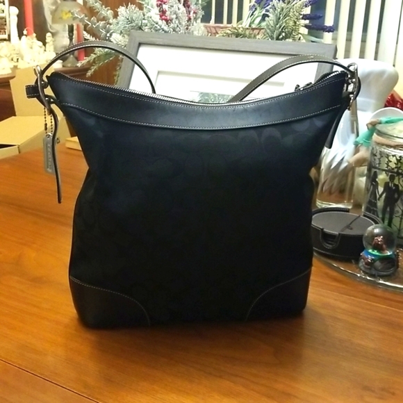 Coach Handbags - 🔥Coach Signature Hobo Crossbody Bag